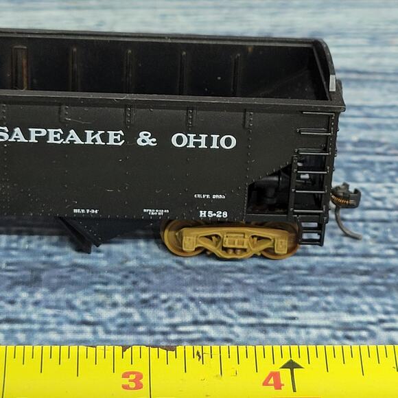 Vintage H.O scale BM & CO 2&4 bottom hopper train car black and blue - Picture 2 of 11